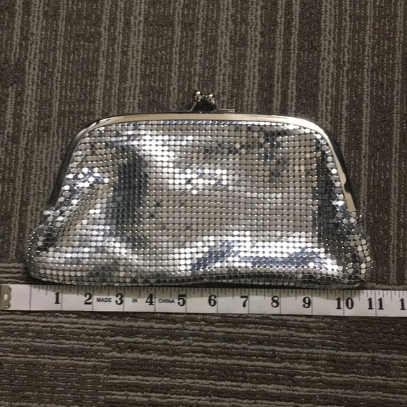 Cache Silver Sequin Chain Clutch Purse - Picture 4 of 7